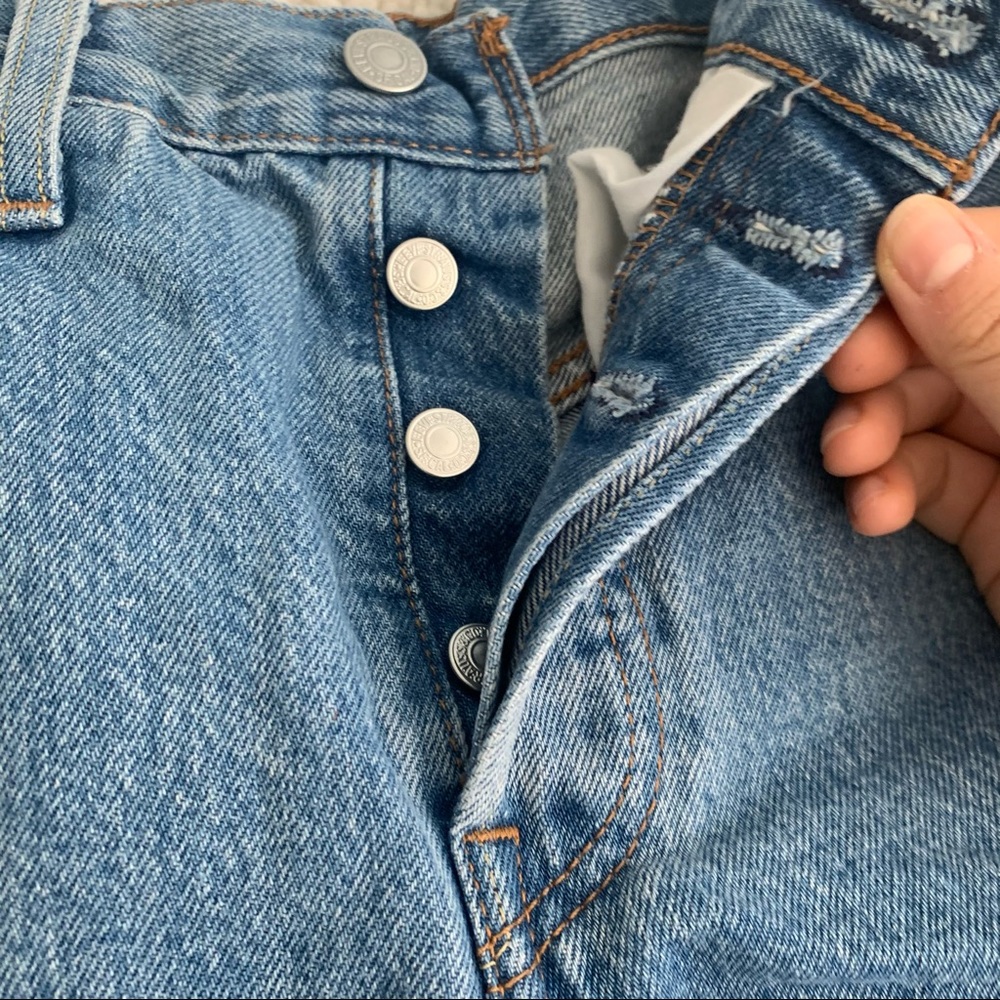 Levis Shorts - Picture 5 of 6